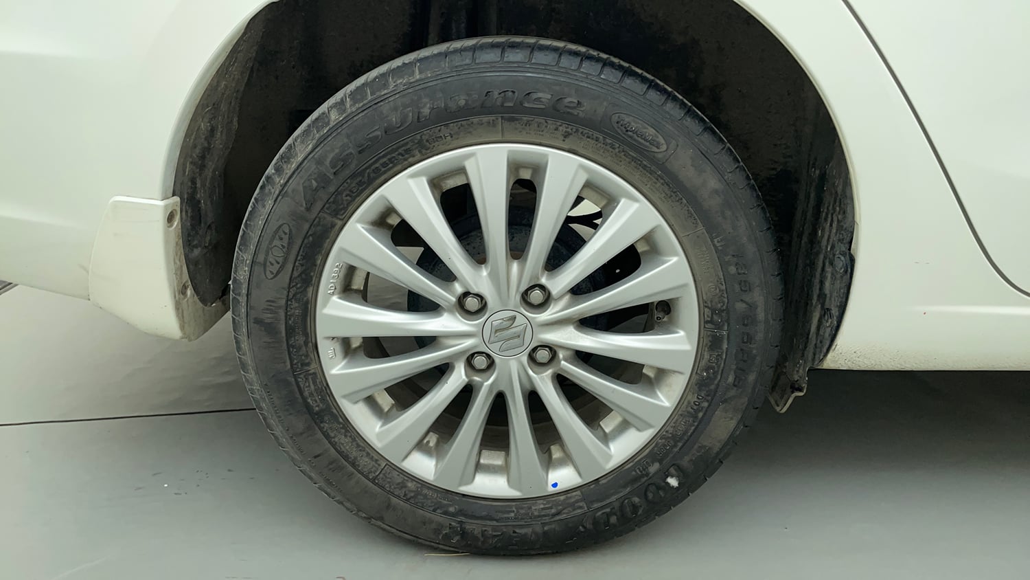 Used 2022 Maruti Suzuki Ciaz Delta 1.5 Petrol Manual tyres RIGHT REAR TYRE RIM VIEW