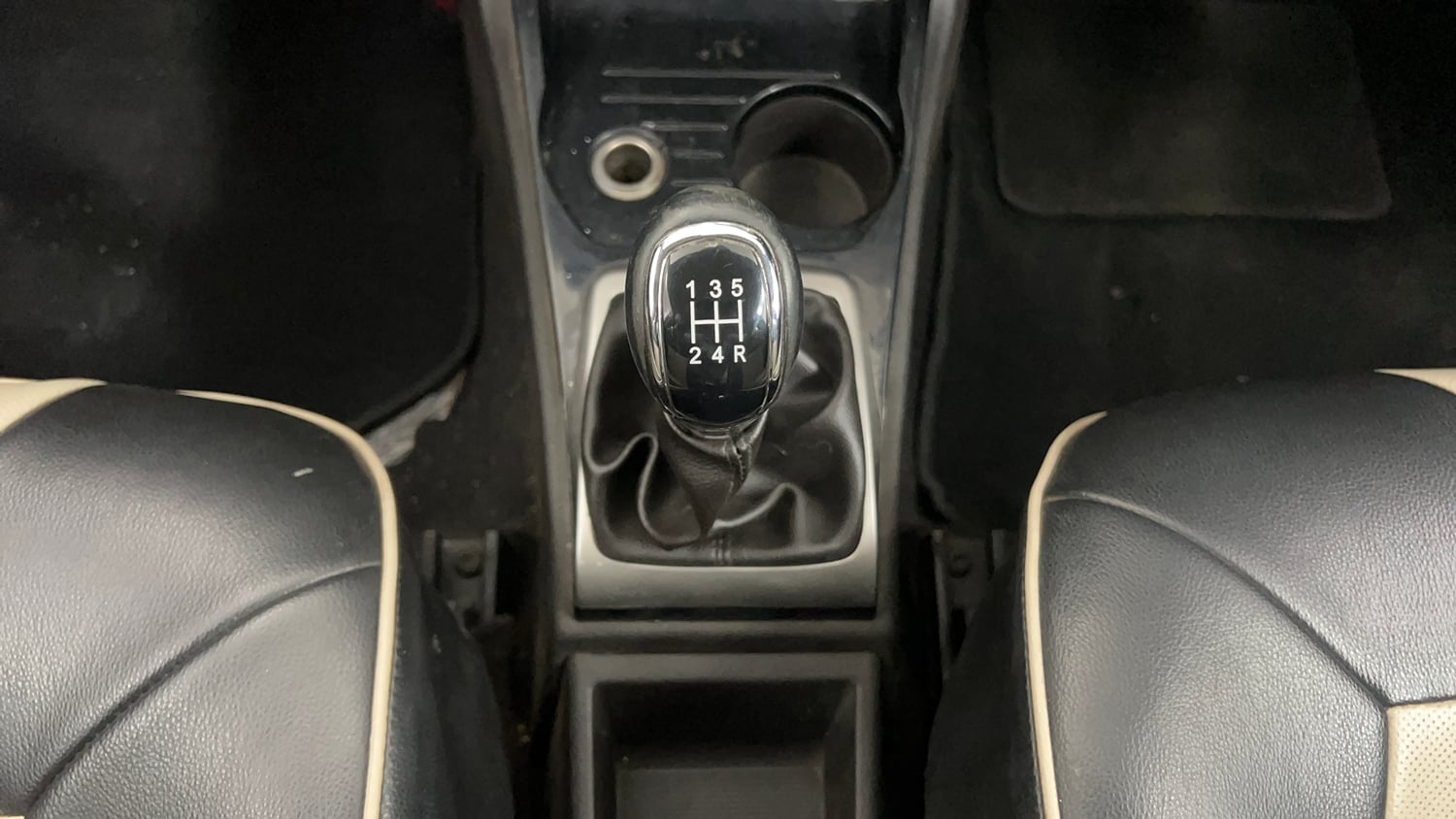 Used 2014 Tata Zest XMS Petrol Petrol Manual interior GEAR  KNOB VIEW