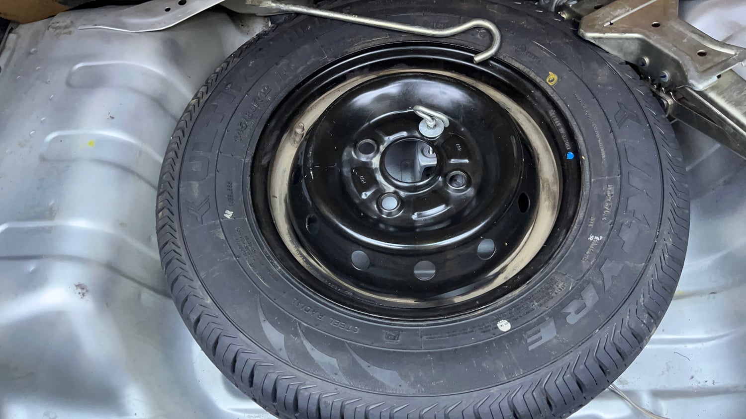 Used 2022 Maruti Suzuki Alto 800 LXi (O) Petrol Manual tyres SPARE TYRE VIEW