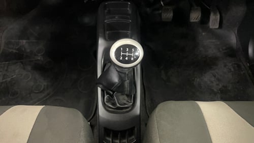 Used 2013 Maruti Suzuki Wagon R VXI Petrol Manual interior GEAR  KNOB VIEW