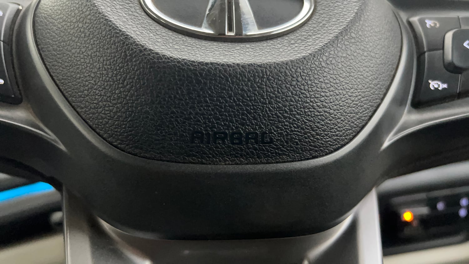 Used 2022 Tata Altroz XZ Plus Petrol+CNG (Outside Fitted) Cng Manual top_features Airbags