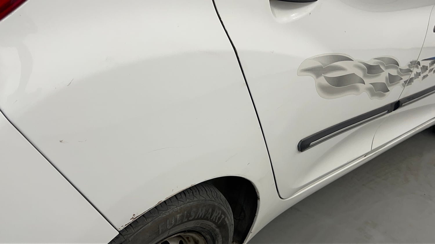 Used 2016 Hyundai Eon D-Lite + Petrol Manual dents MINOR SCRATCH