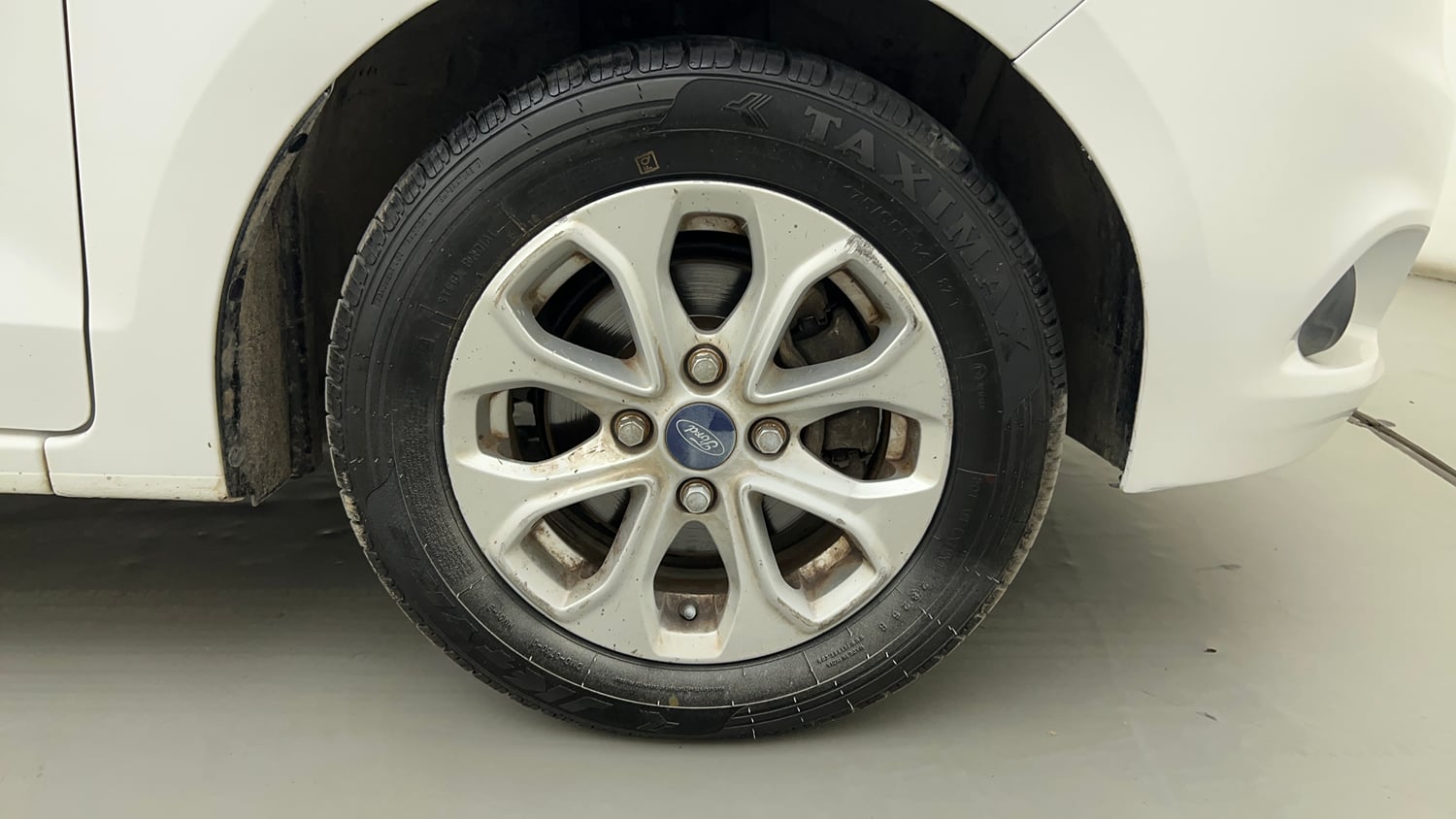 Used 2018 Ford Figo Titanium 1.2 Ti-VCT Petrol Manual tyres RIGHT FRONT TYRE RIM VIEW