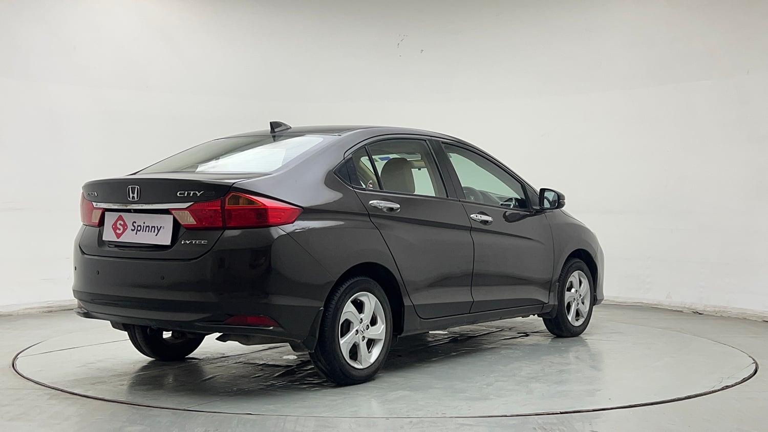 Used 2015 Honda City VX CVT Petrol Automatic exterior RIGHT REAR CORNER VIEW