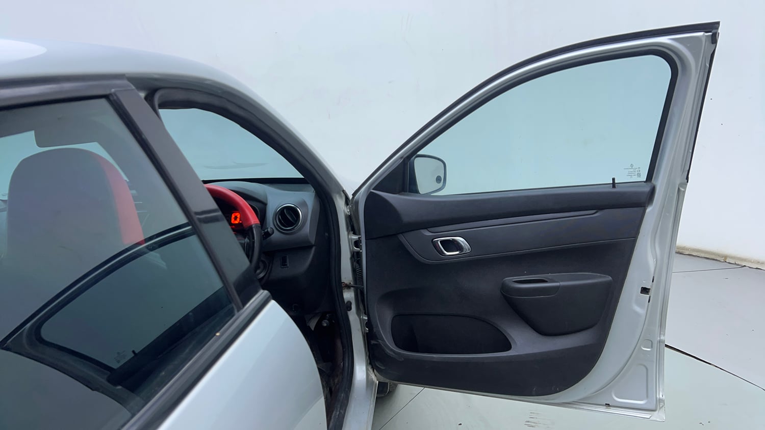 Used 2019 Renault Kwid 1.0 RXT AMT Opt Petrol Automatic interior RIGHT FRONT DOOR OPEN VIEW