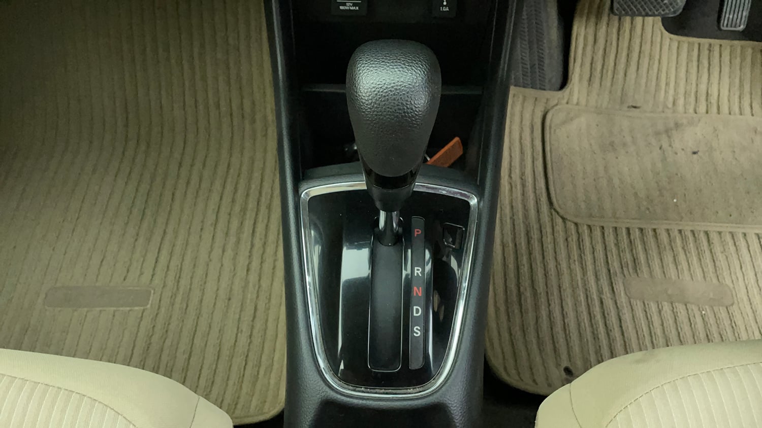 Used 2019 Honda Amaze 1.2 V CVT Petrol Petrol Automatic interior GEAR  KNOB VIEW