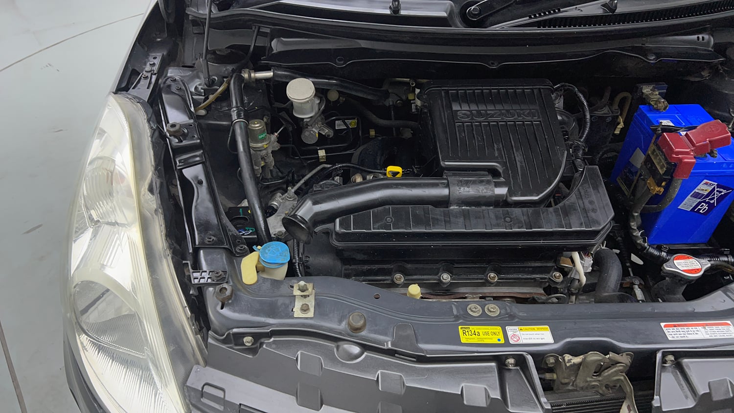 Used 2015 Maruti Suzuki Swift VXi Petrol Manual engine ENGINE RIGHT SIDE VIEW