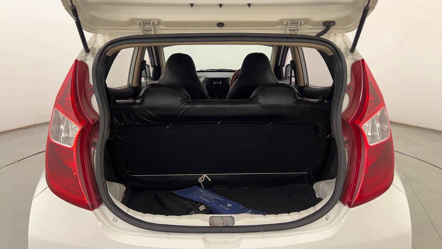 Used 2016 Hyundai Eon D-Lite + Petrol Manual interior DICKY INSIDE VIEW