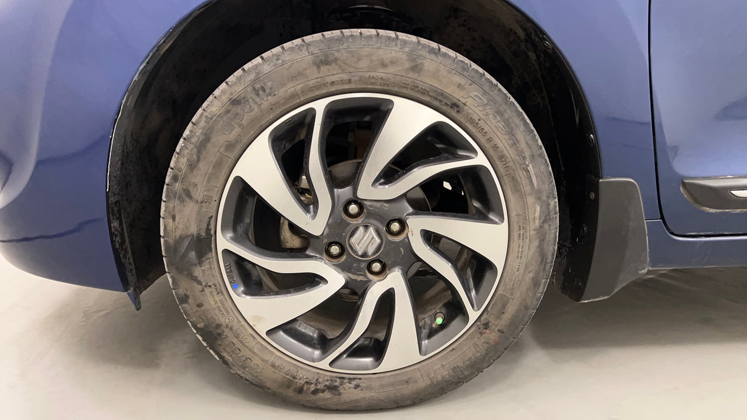 Used 2021 Maruti Suzuki Baleno Zeta Petrol Manual tyres LEFT FRONT TYRE RIM VIEW
