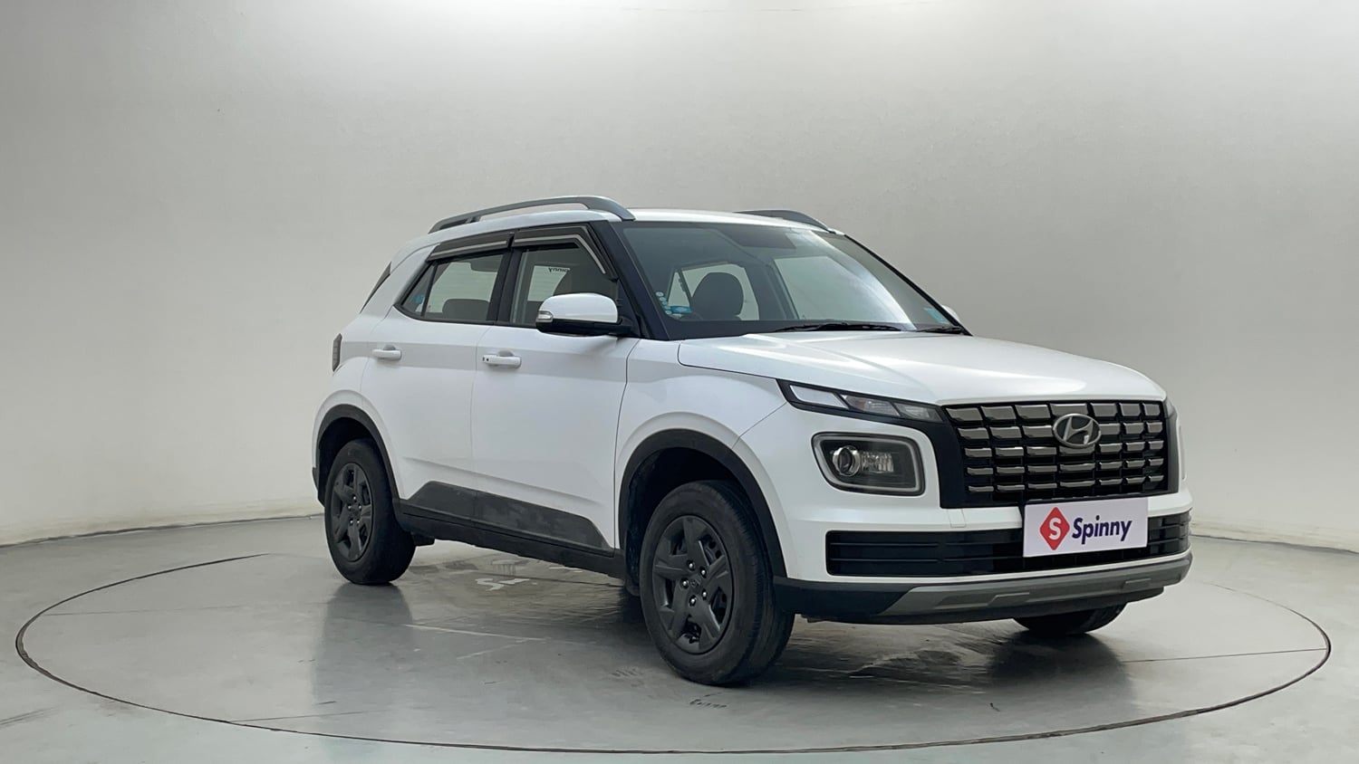 Used 2024 Hyundai Venue SX 1.2 Petrol Petrol Manual exterior RIGHT FRONT CORNER VIEW