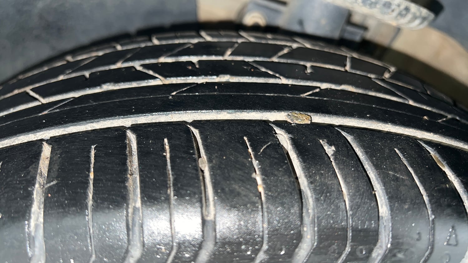Used 2019 Volkswagen Polo Highline Plus 1.0 (P) Petrol Manual tyres LEFT FRONT TYRE TREAD VIEW
