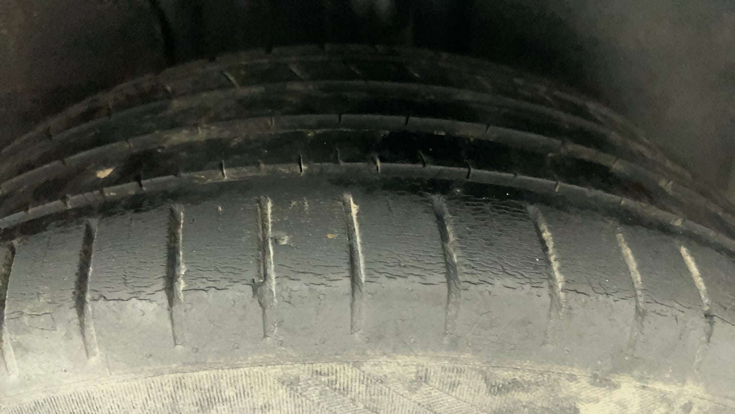 Used 2022 Tata Altroz XZ Plus Petrol+CNG (Outside Fitted) Cng Manual tyres LEFT REAR TYRE TREAD VIEW