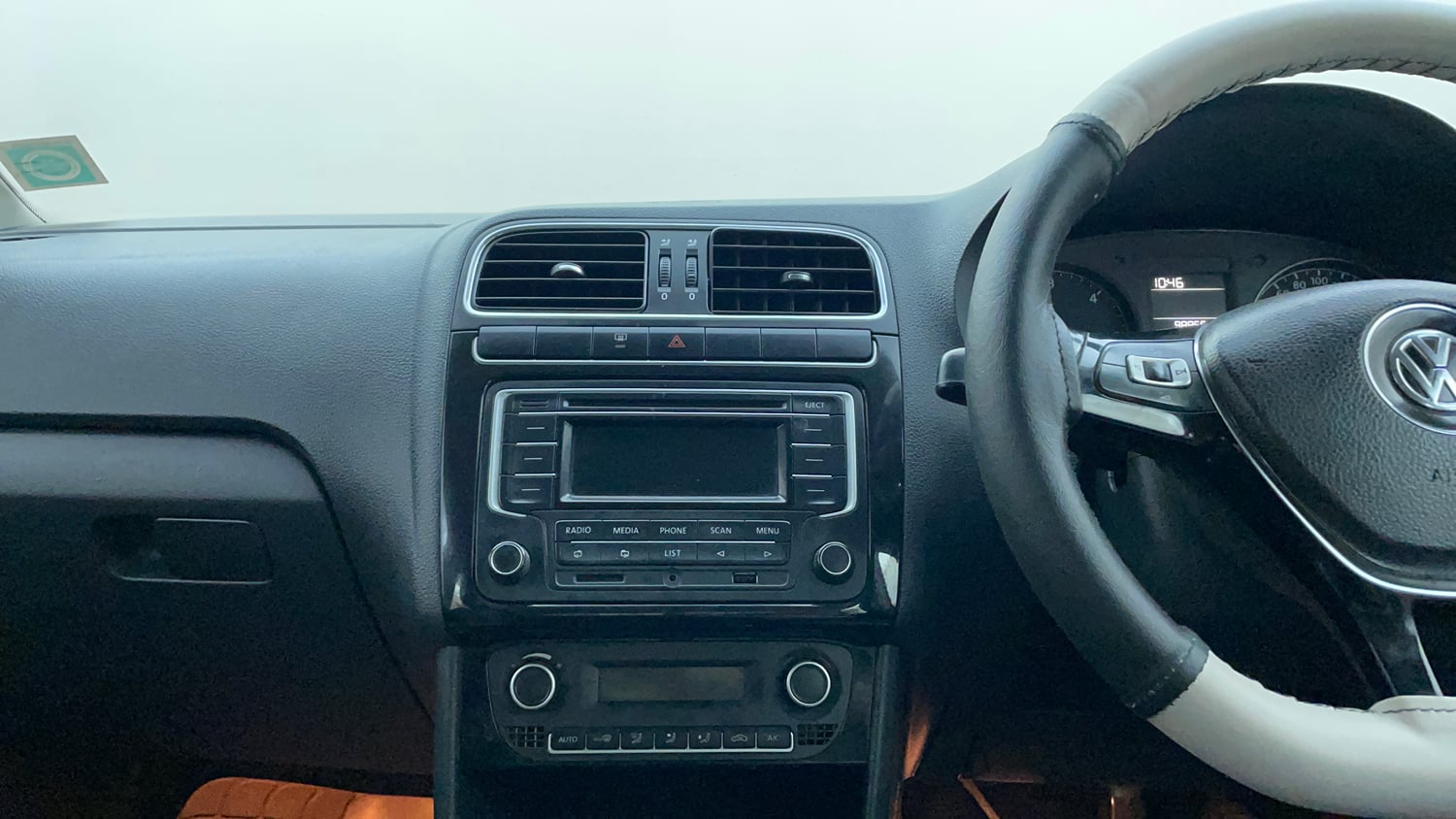Used 2015 Volkswagen Polo GT TDI Diesel Manual interior MUSIC SYSTEM & AC CONTROL VIEW