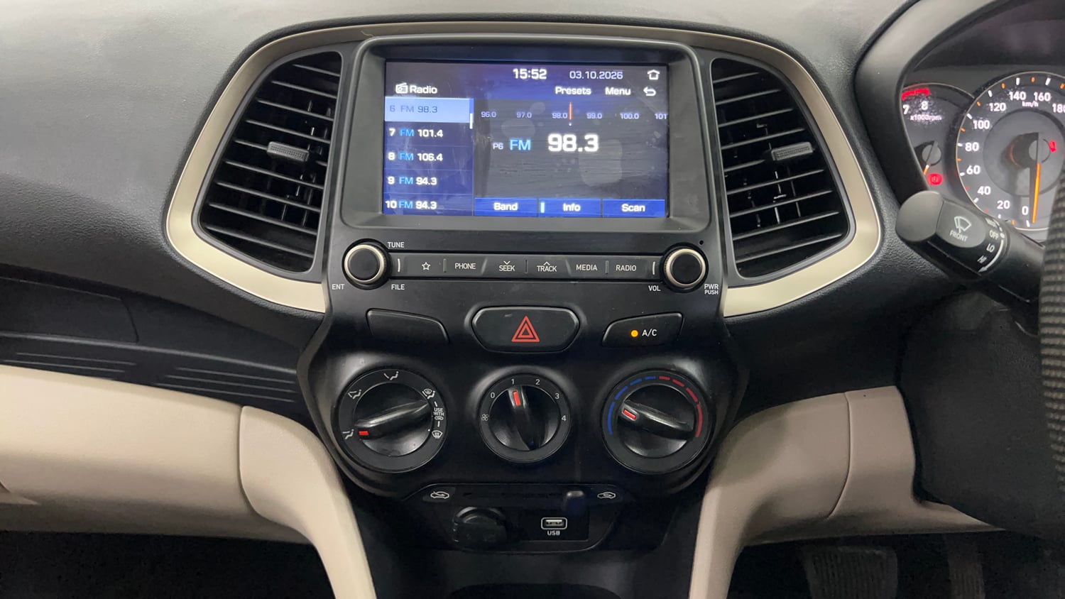 Used 2021 Hyundai Santro Sportz AMT Petrol Automatic interior MUSIC SYSTEM & AC CONTROL VIEW