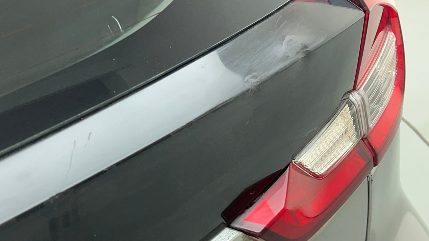 Used 2019 Maruti Suzuki XL6 Alpha AT Petrol Petrol Automatic dents MINOR DENT