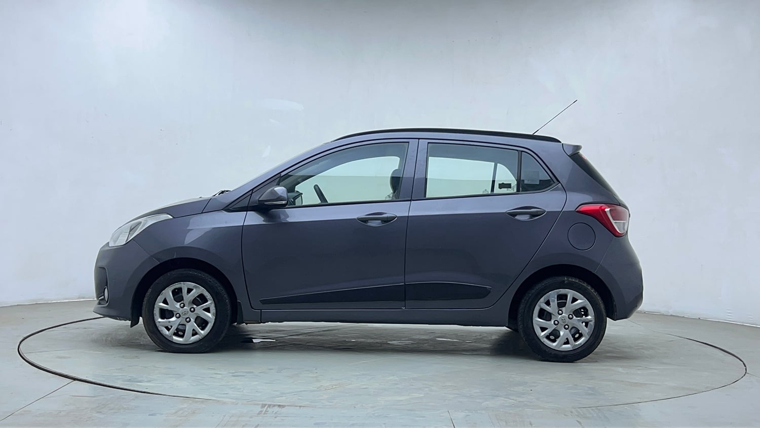 Used 2018 Hyundai Grand i10 Sportz 1.2 Kappa VTVT Petrol Manual exterior LEFT SIDE VIEW