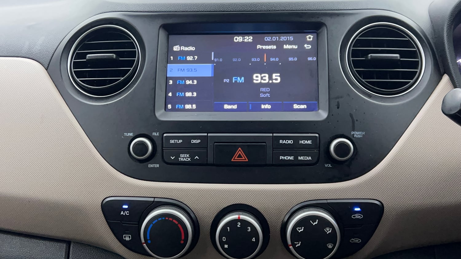 Used 2018 Hyundai Grand i10 Sportz 1.2 Kappa VTVT Petrol Manual interior MUSIC SYSTEM & AC CONTROL VIEW