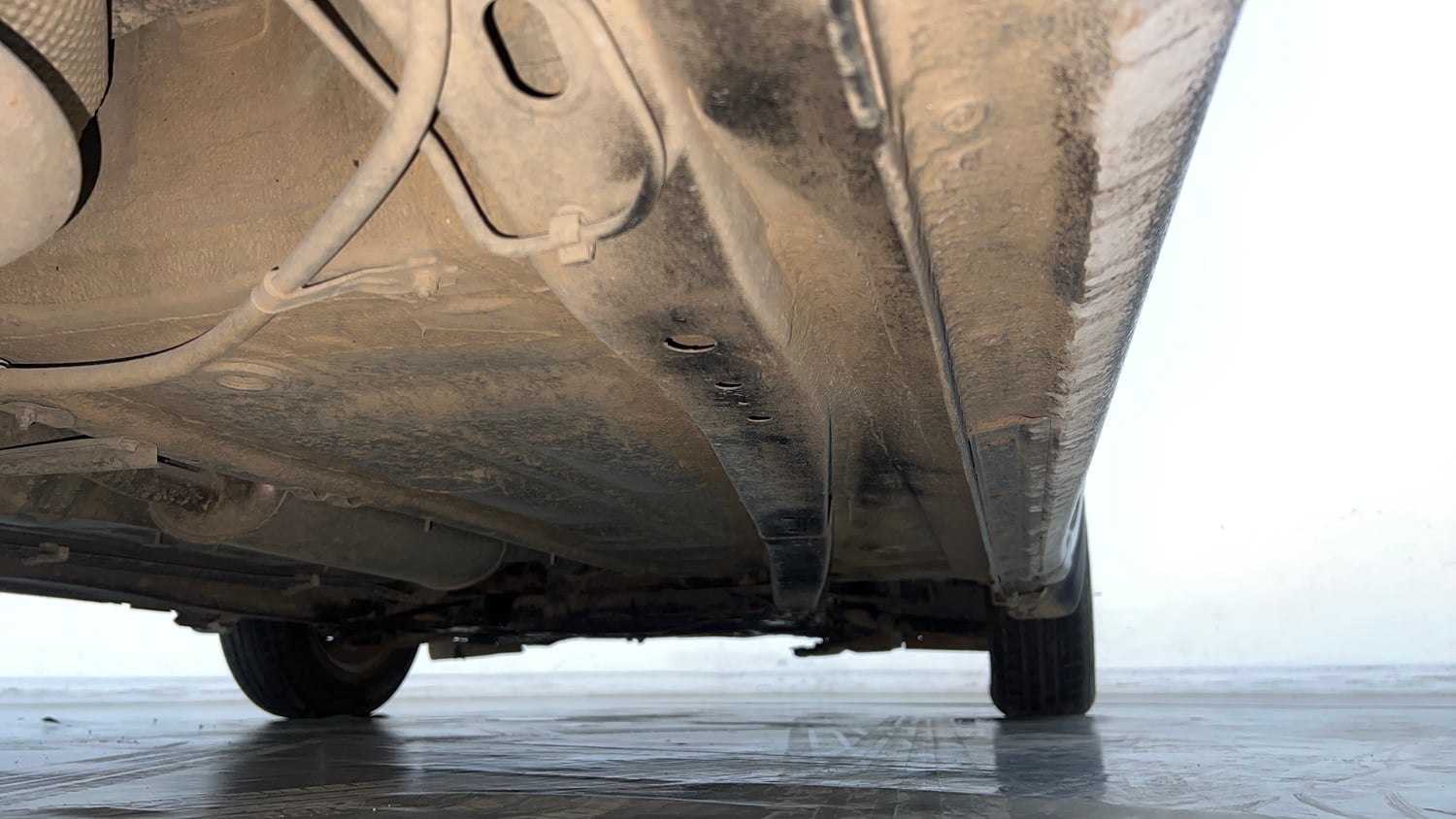 Used 2018 Maruti Suzuki Dzire VDi Diesel Manual extra REAR RIGHT UNDERBODY VIEW