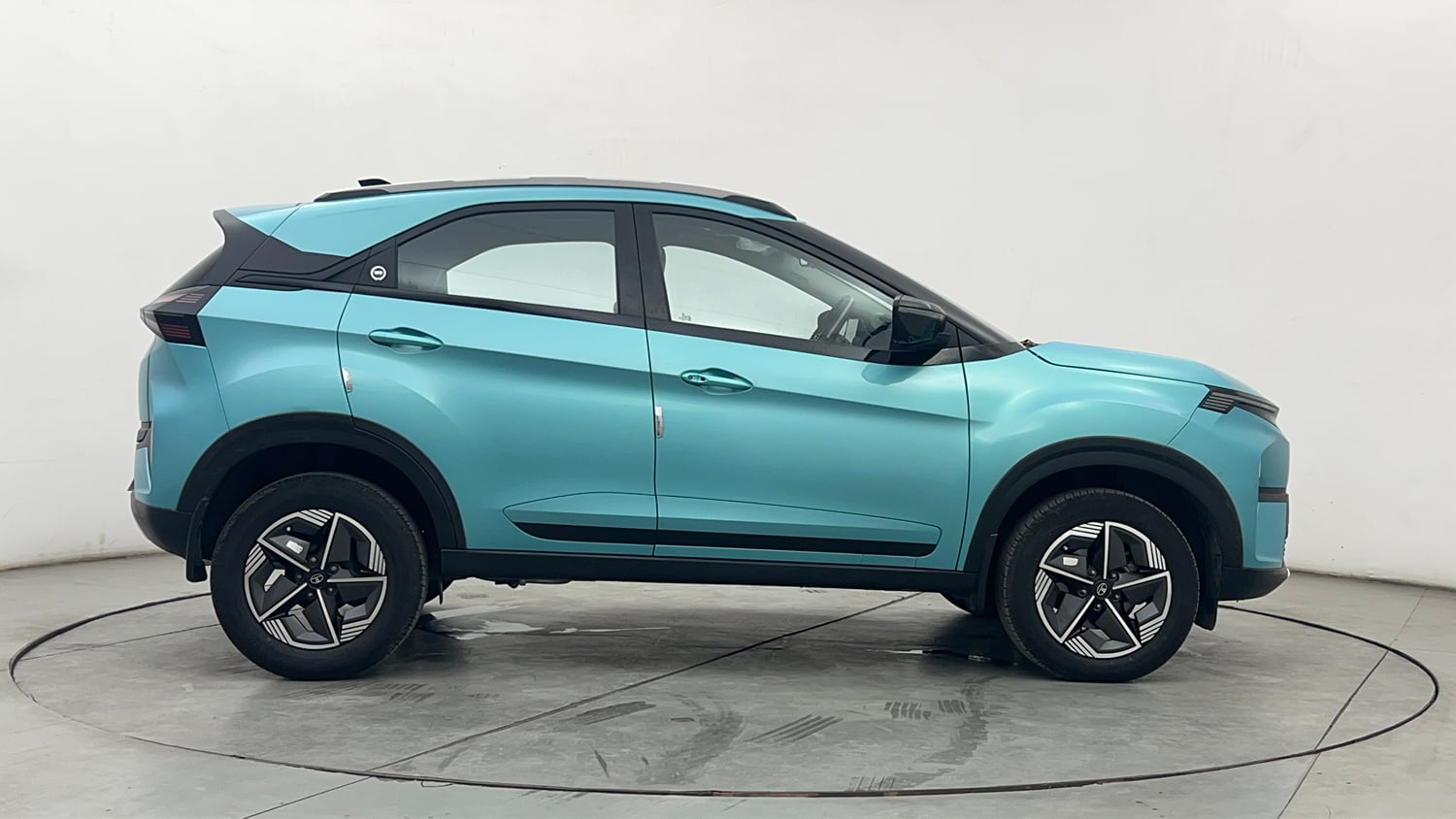 Used 2024 Tata Nexon Creative Plus 1.2 Revotron Petrol 7DCA Petrol Automatic exterior RIGHT SIDE VIEW