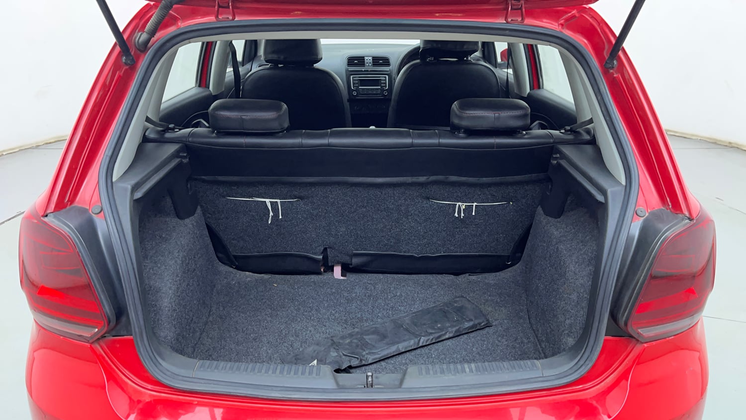 Used 2020 Volkswagen Polo Comfortline Plus 1.0L MPI Petrol Manual interior DICKY INSIDE VIEW