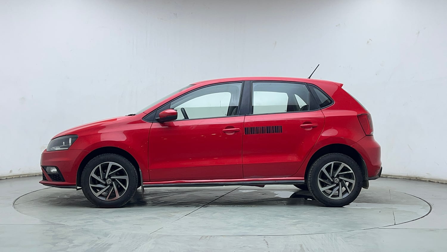 Used 2020 Volkswagen Polo Comfortline Plus 1.0L MPI Petrol Manual exterior LEFT SIDE VIEW