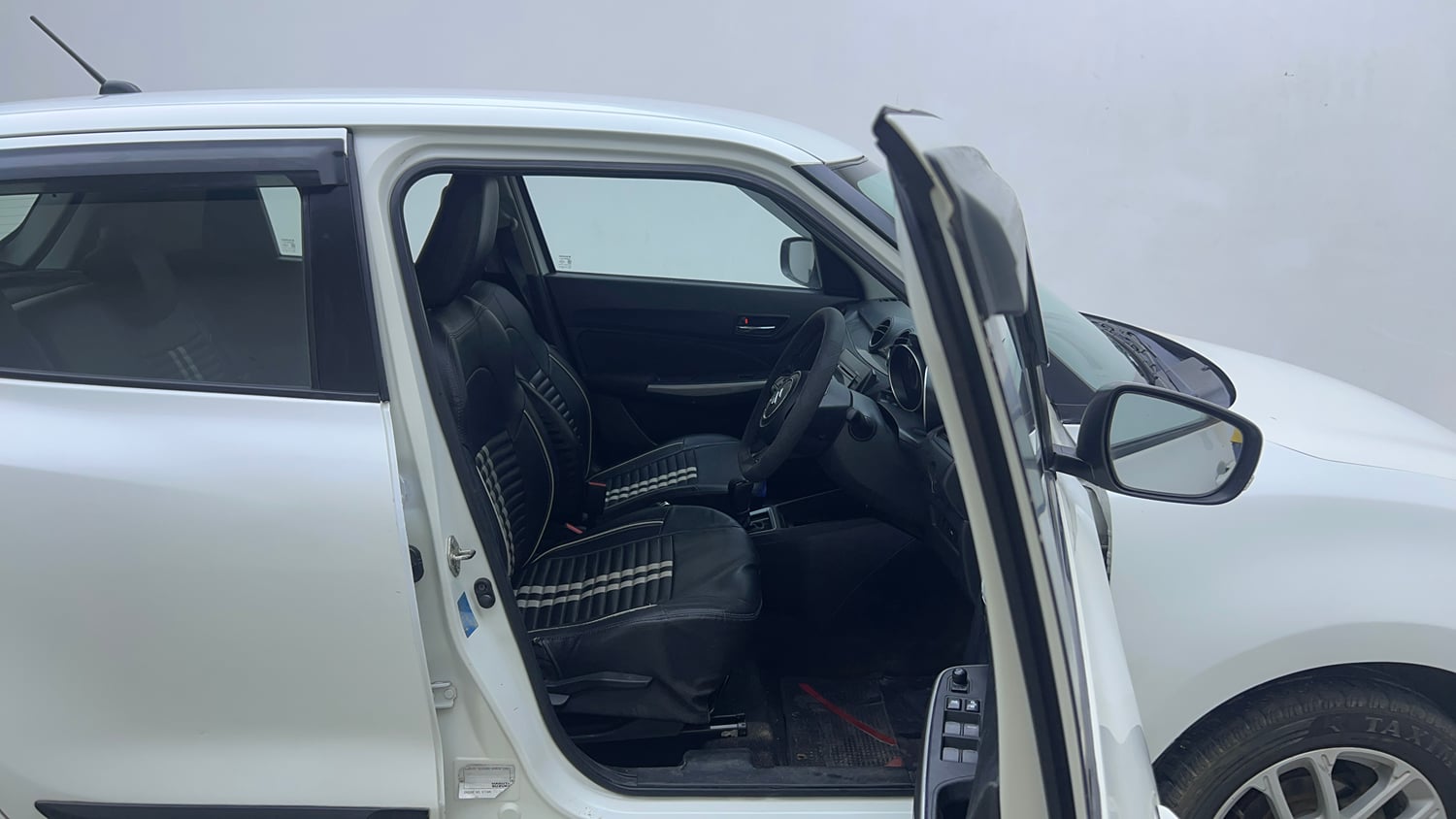 Used 2018 Maruti Suzuki Swift ZXi AMT Petrol Automatic interior RIGHT SIDE FRONT DOOR CABIN VIEW