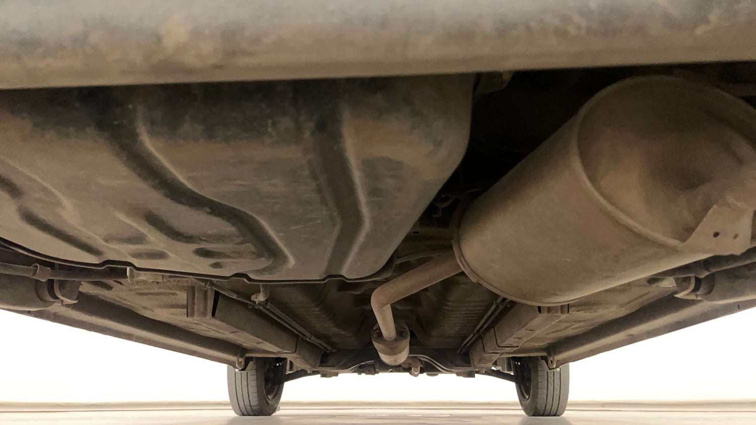 Used 2014 Maruti Suzuki Wagon R VXI Petrol Manual extra REAR UNDERBODY VIEW (TAKEN FROM REAR)