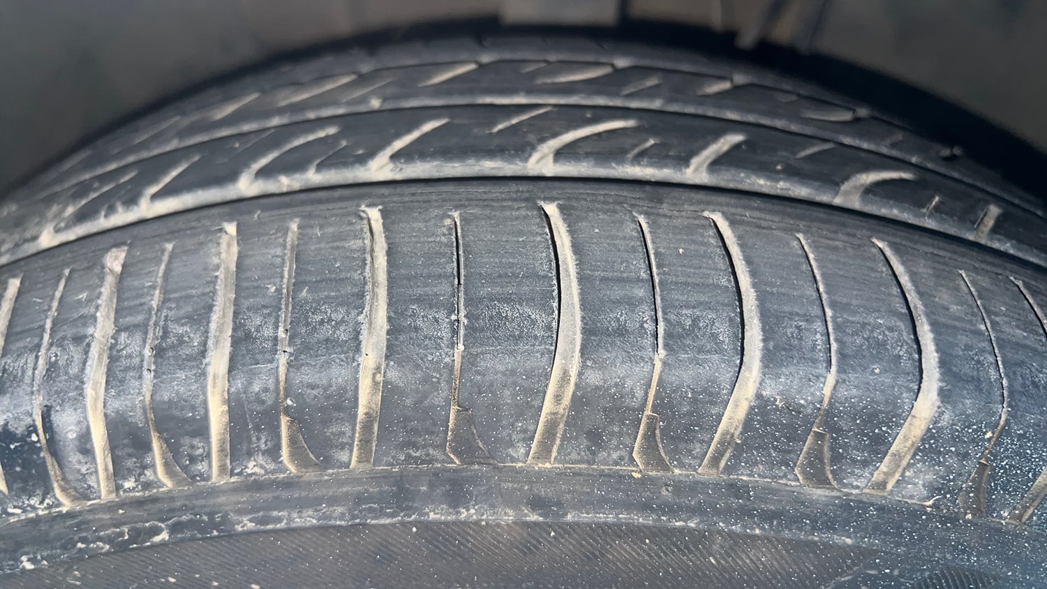 Used 2018 Tata Tiago Revotron XZA Petrol Automatic tyres RIGHT FRONT TYRE TREAD VIEW