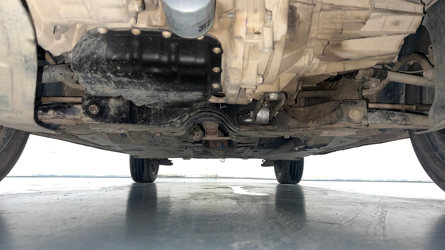 Used 2019 Volkswagen Polo Highline Plus 1.0 (P) Petrol Manual extra FRONT LEFT UNDERBODY VIEW