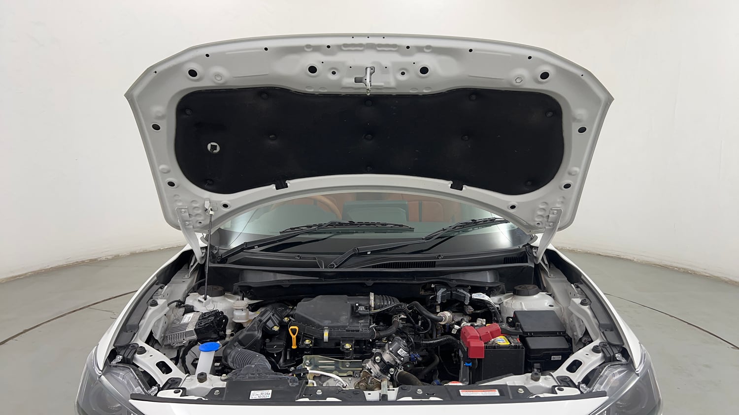Used 2025 Maruti Suzuki Dzire VXi CNG Cng Manual engine ENGINE & BONNET OPEN FRONT VIEW