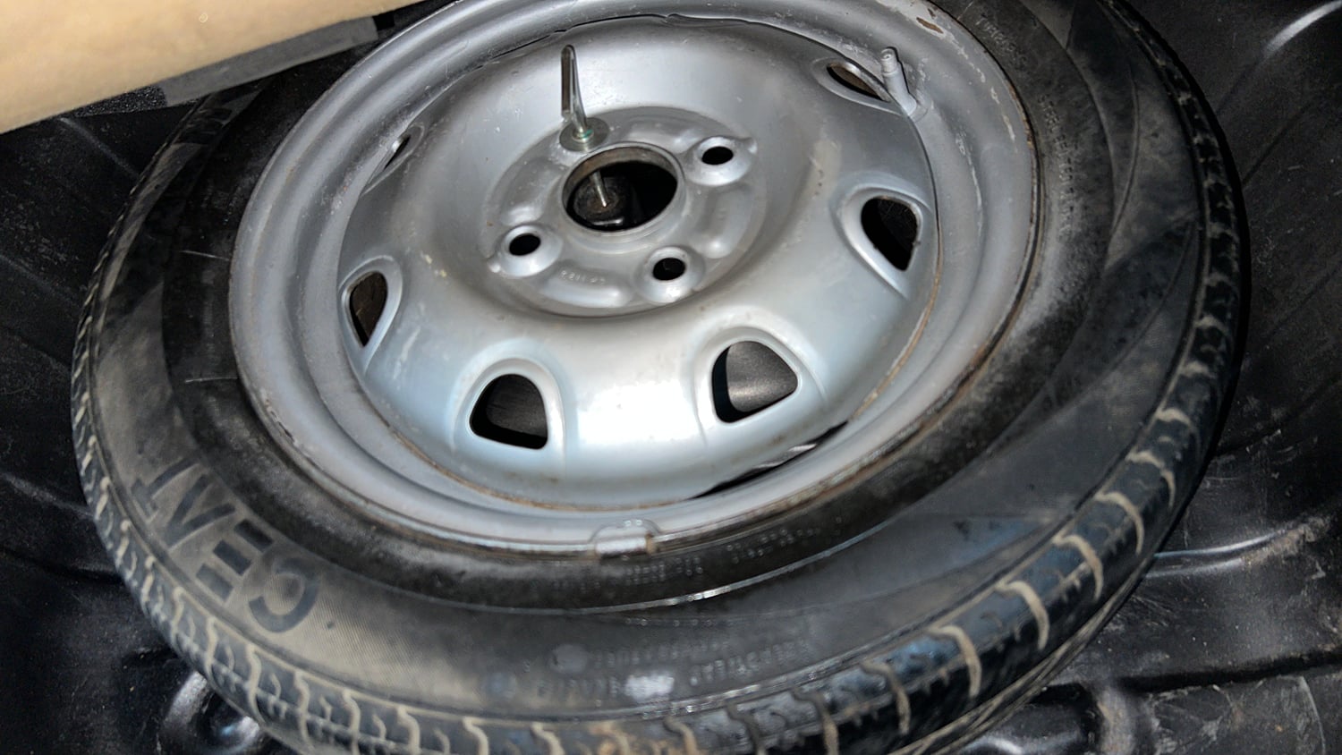Used 2018 Maruti Suzuki Alto 800 VXi Petrol Manual tyres SPARE TYRE VIEW
