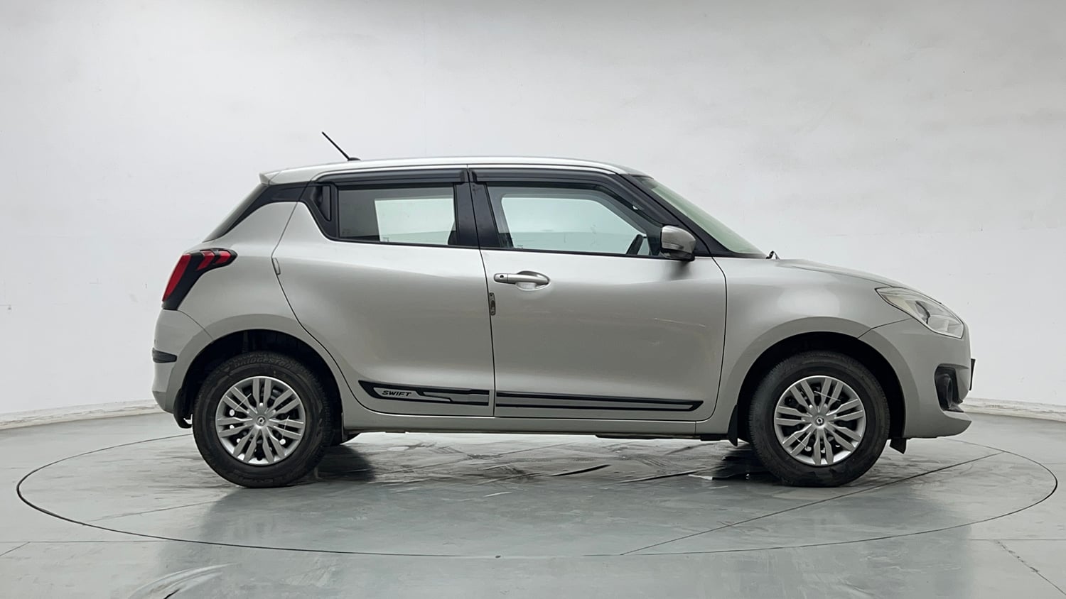 Used 2021 Maruti Suzuki Swift VXi Petrol Manual exterior RIGHT SIDE VIEW