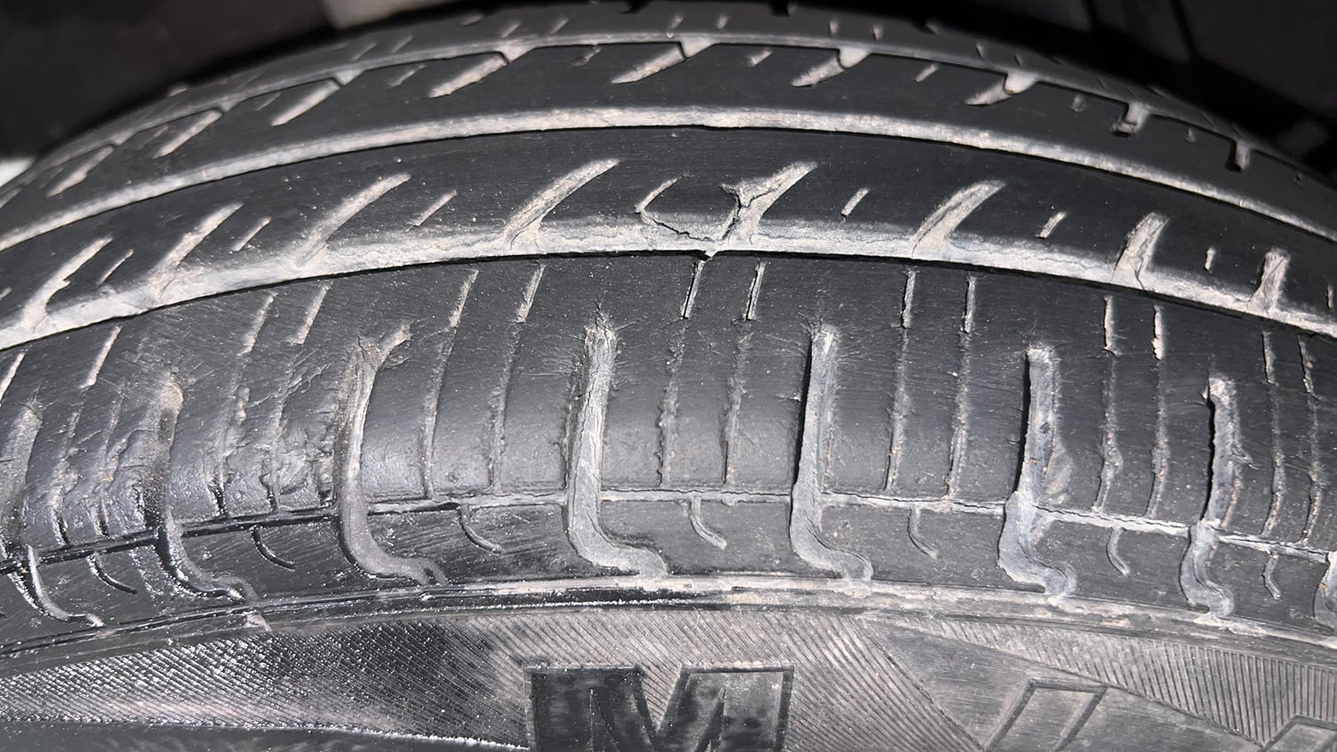 Used 2016 Renault Kwid RXT Petrol Manual tyres RIGHT REAR TYRE TREAD VIEW