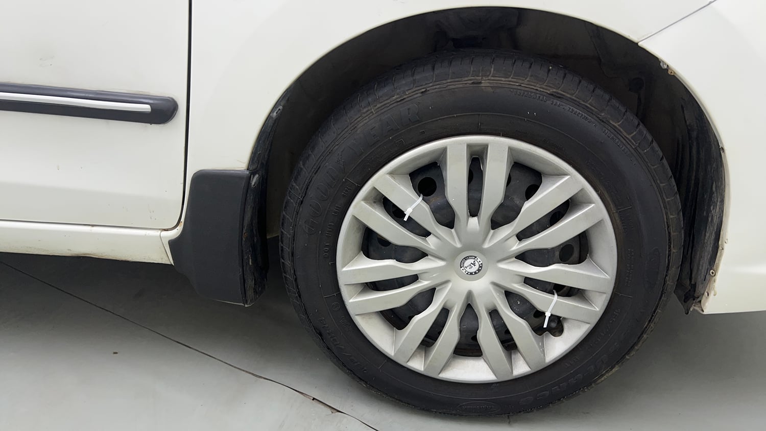 Used 2018 Maruti Suzuki Celerio ZXi (O) AMT Petrol Automatic tyres RIGHT FRONT TYRE RIM VIEW