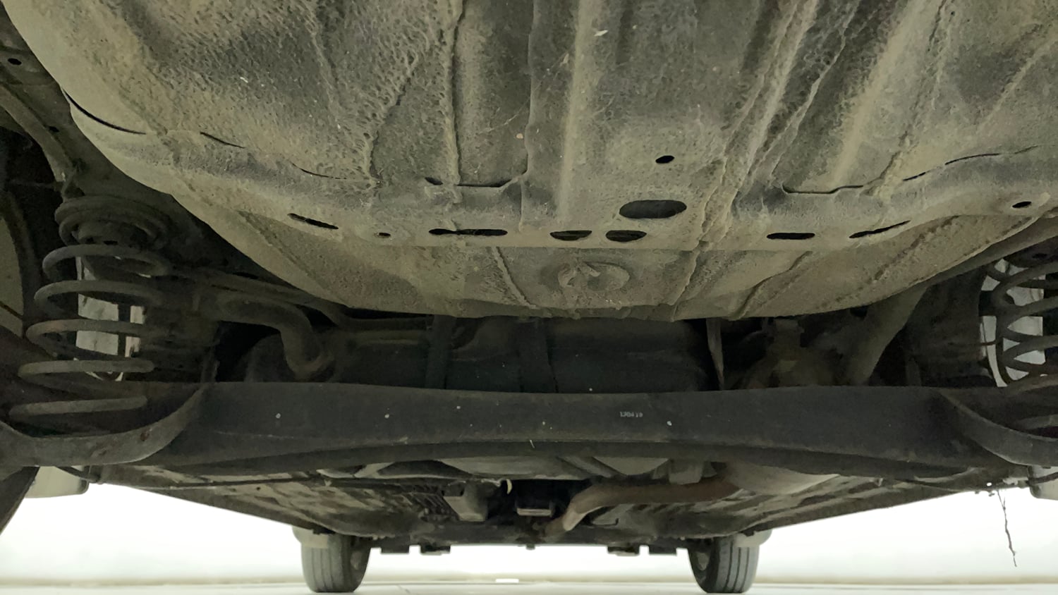 Used 2019 Honda Amaze 1.2 V CVT Petrol Petrol Automatic extra REAR UNDERBODY VIEW (TAKEN FROM REAR)