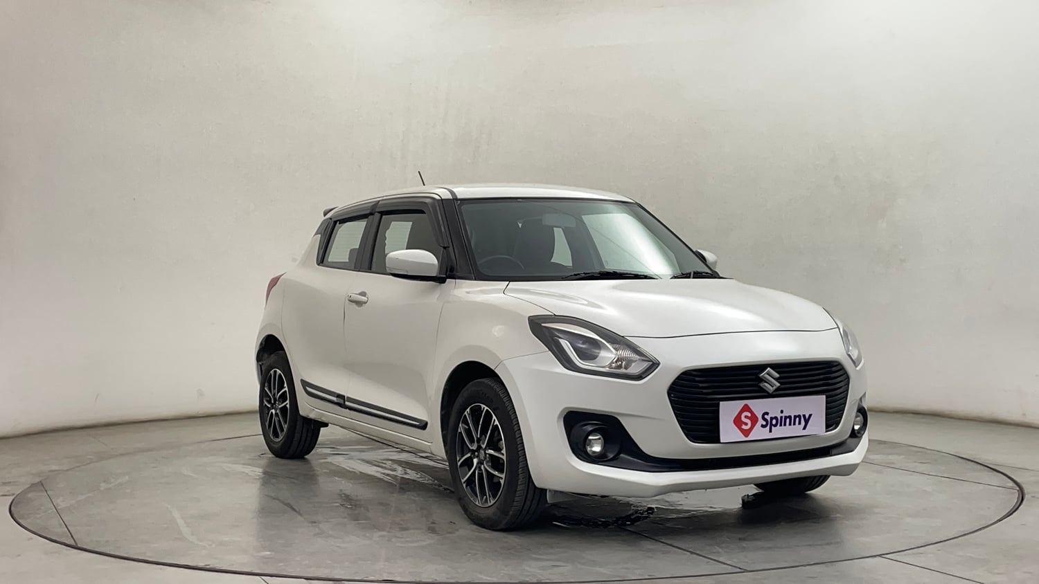 Used 2020 Maruti Suzuki Swift ZXi Plus AMT Petrol Automatic exterior RIGHT FRONT CORNER VIEW