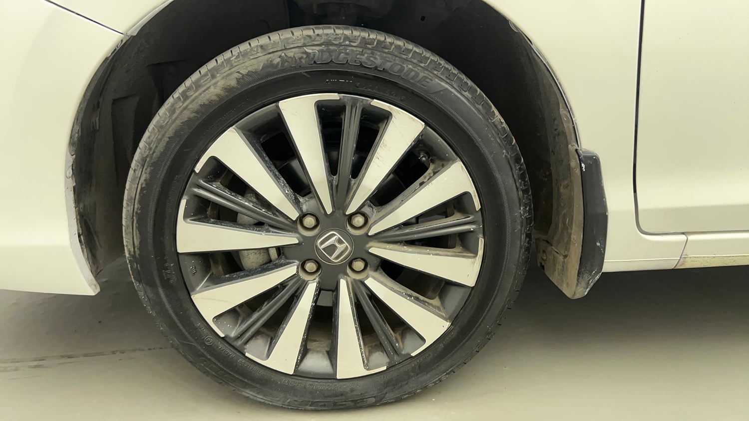 Used 2025 Honda City ZX Petrol CVT Petrol Automatic tyres LEFT FRONT TYRE RIM VIEW