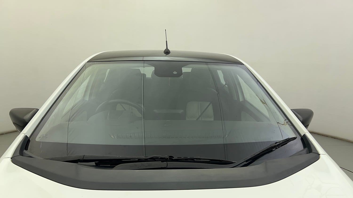 Used 2022 Tata Altroz XZ Plus Petrol+CNG (Outside Fitted) Cng Manual exterior FRONT WINDSHIELD VIEW