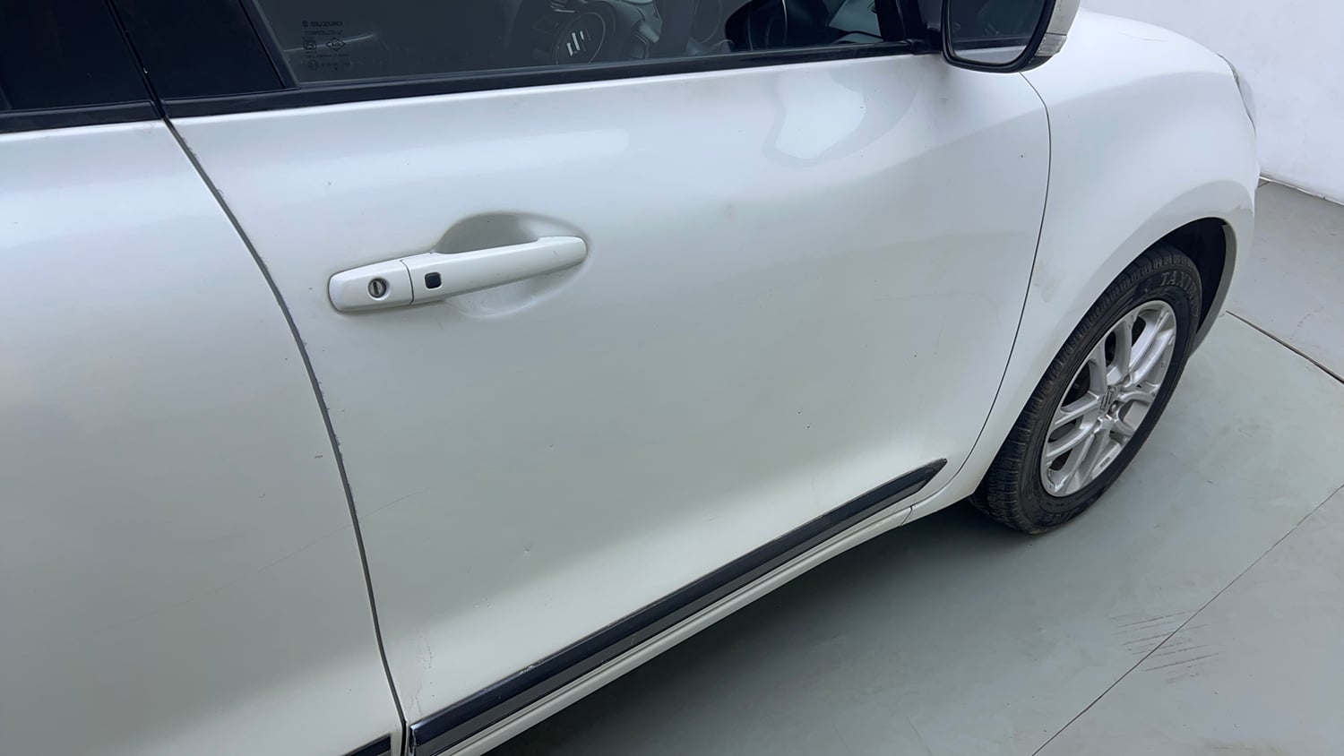 Used 2018 Maruti Suzuki Swift ZXi AMT Petrol Automatic dents MINOR DENT