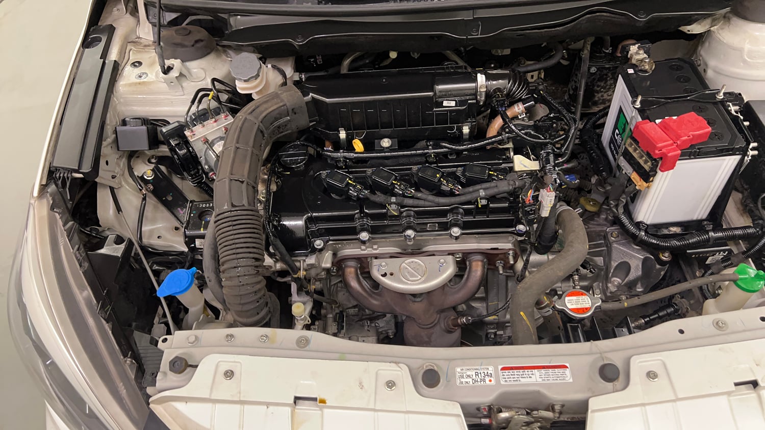 Used 2023 Maruti Suzuki Ciaz Zeta 1.5 Petrol Manual engine ENGINE RIGHT SIDE VIEW