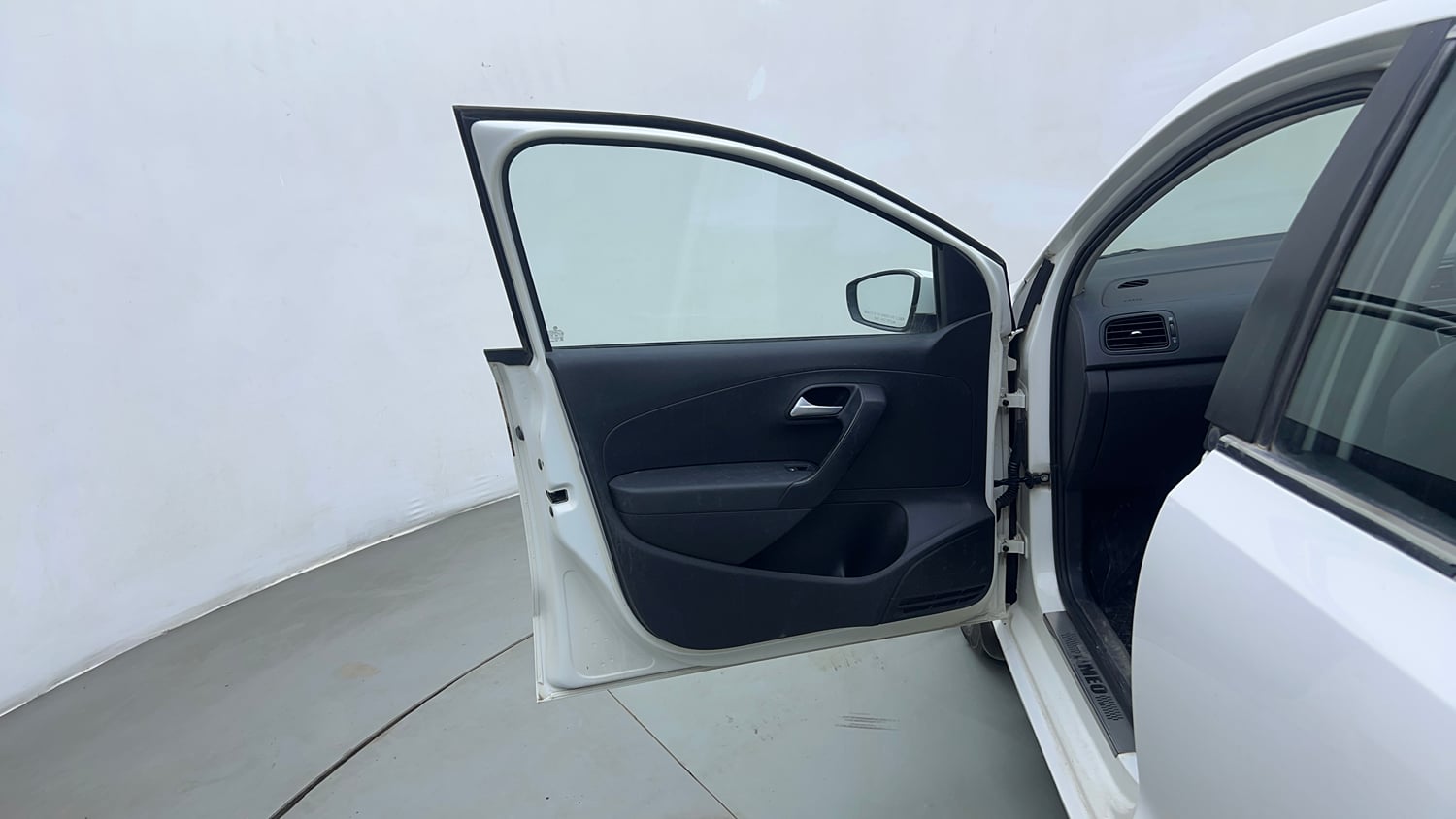 Used 2018 Volkswagen Ameo Comfortline 1.2L (P) Petrol Manual interior LEFT FRONT DOOR OPEN VIEW