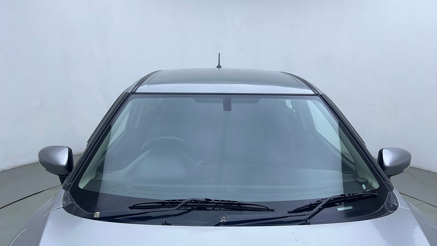 Used 2018 Maruti Suzuki Baleno Delta 1.2 AT Petrol Automatic exterior FRONT WINDSHIELD VIEW