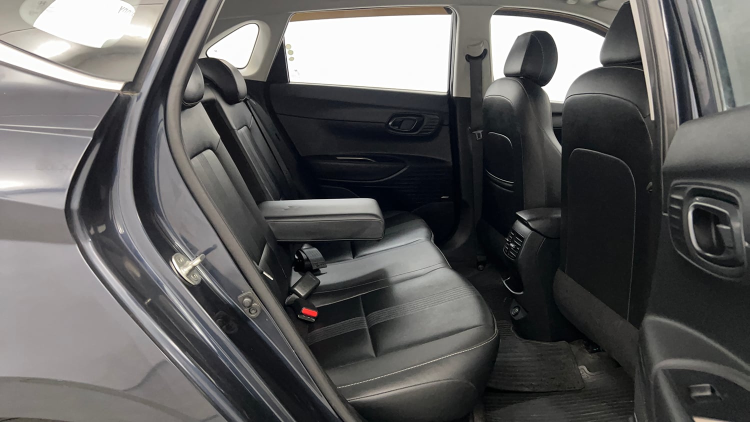 Used 2022 Hyundai New i20 Asta (O) 1.0 Turbo DCT Petrol Automatic interior RIGHT SIDE REAR DOOR CABIN VIEW