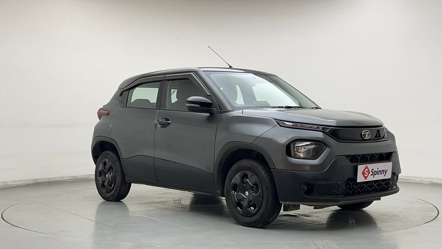 Used 2022 Tata Punch Pure MT Petrol Manual exterior RIGHT FRONT CORNER VIEW