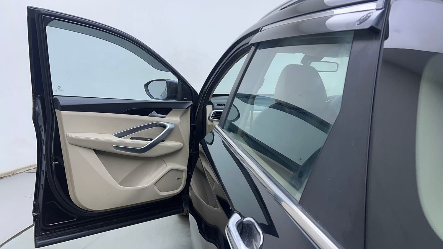 Used 2023 MG Motors Hector Sharp 2.0 Diesel Turbo MT Diesel Manual interior LEFT FRONT DOOR OPEN VIEW