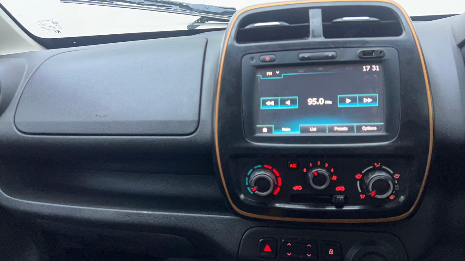 Used 2018 Renault Kwid CLIMBER 1.0 Petrol Manual interior MUSIC SYSTEM & AC CONTROL VIEW