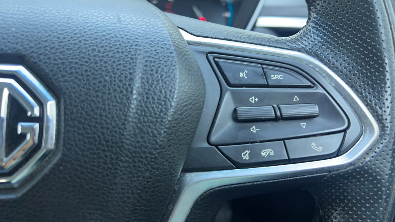 Used 2021 MG Motors Hector Sharp 1.5 DCT Petrol Petrol Automatic top_features Cruise control