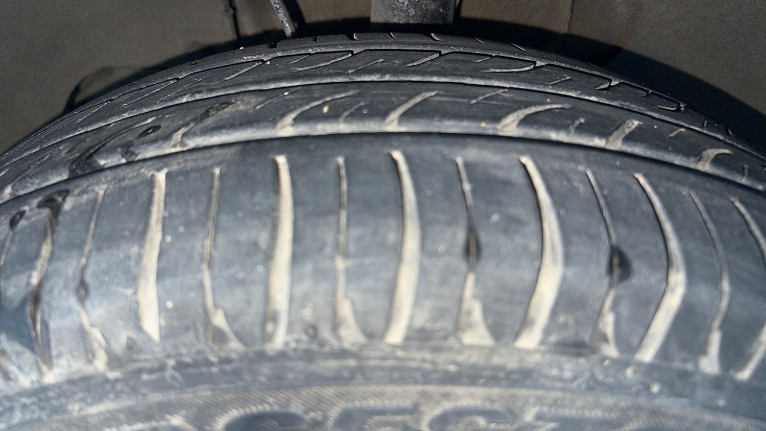 Used 2018 Tata Tiago Revotron XZA Petrol Automatic tyres LEFT FRONT TYRE TREAD VIEW