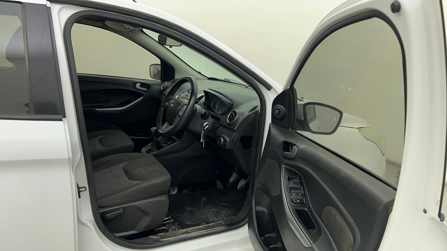 Used 2018 Ford Figo Titanium 1.2 Ti-VCT Petrol Manual interior RIGHT SIDE FRONT DOOR CABIN VIEW