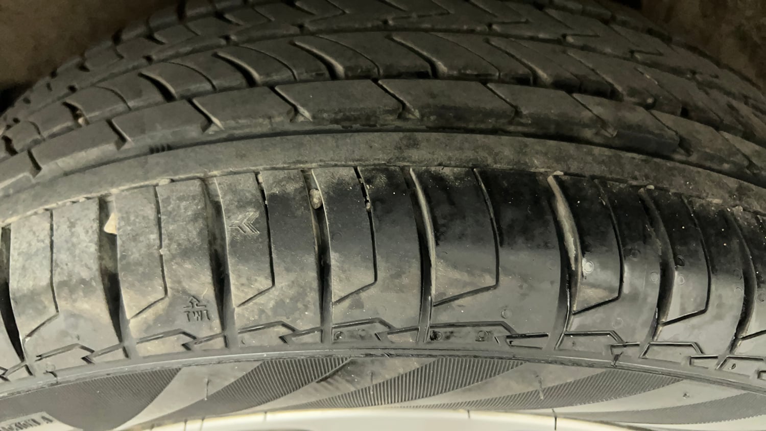 Used 2018 Maruti Suzuki Baleno Alpha 1.2 Petrol Manual tyres LEFT REAR TYRE TREAD VIEW